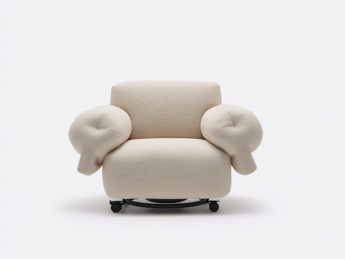 Fauteuil 96×88×80 cm - tissu écru et métal noir - accoudoirs bombés sur roulettes pour salon
